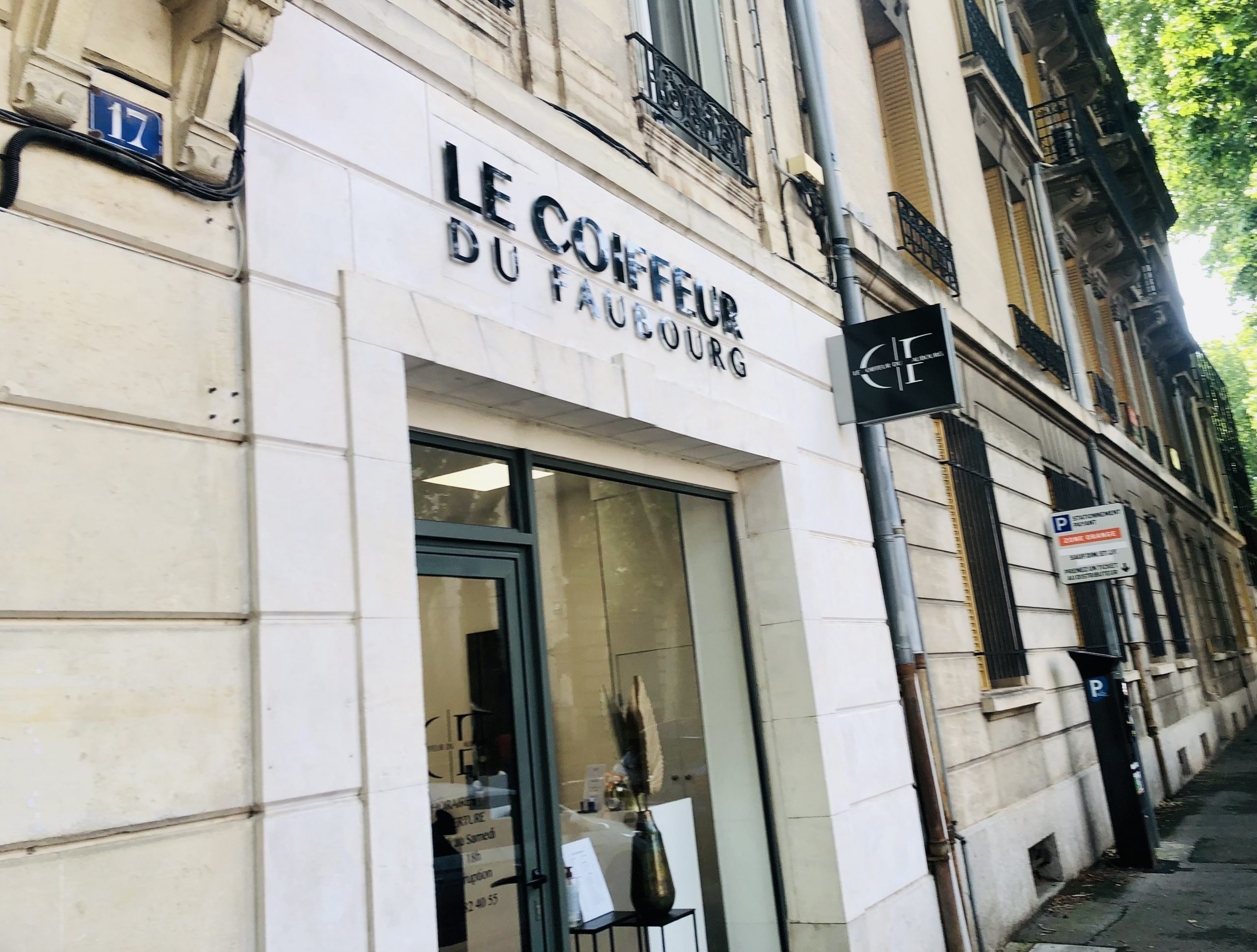 Premium enseigne lumineuse Paris Marseille Lyon